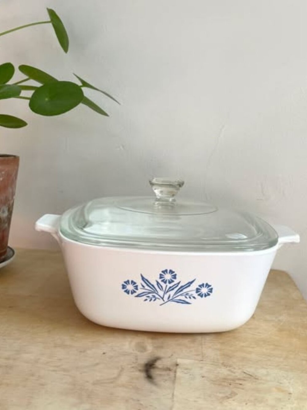 Vintage CorningWare Blue Cornflower Casserole Dish with Lid (1.5 Qt / 6 Cup)